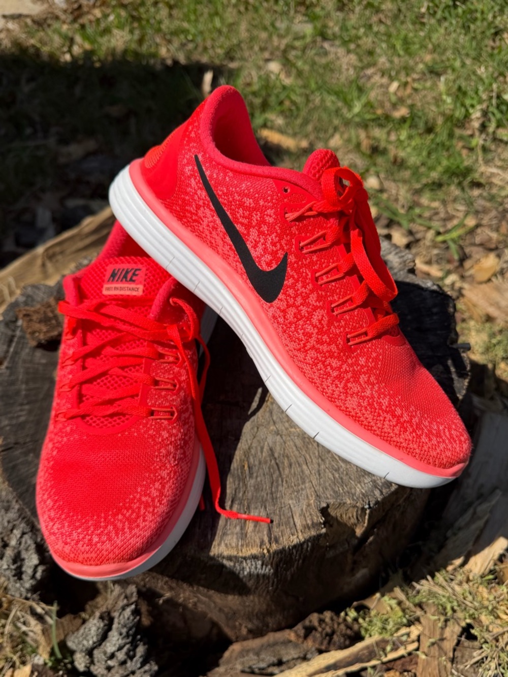 Nike Free RN Distance sneaker in Bright Crimson Lace-Up Running Shoes Sz-8.5. L